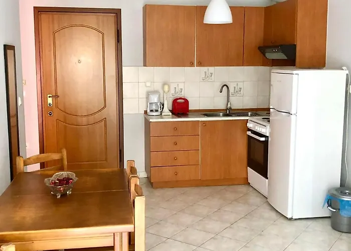 Mina 4 * Nea Kallikrateia