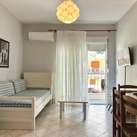 Mina 4 * Nea Kallikrateia